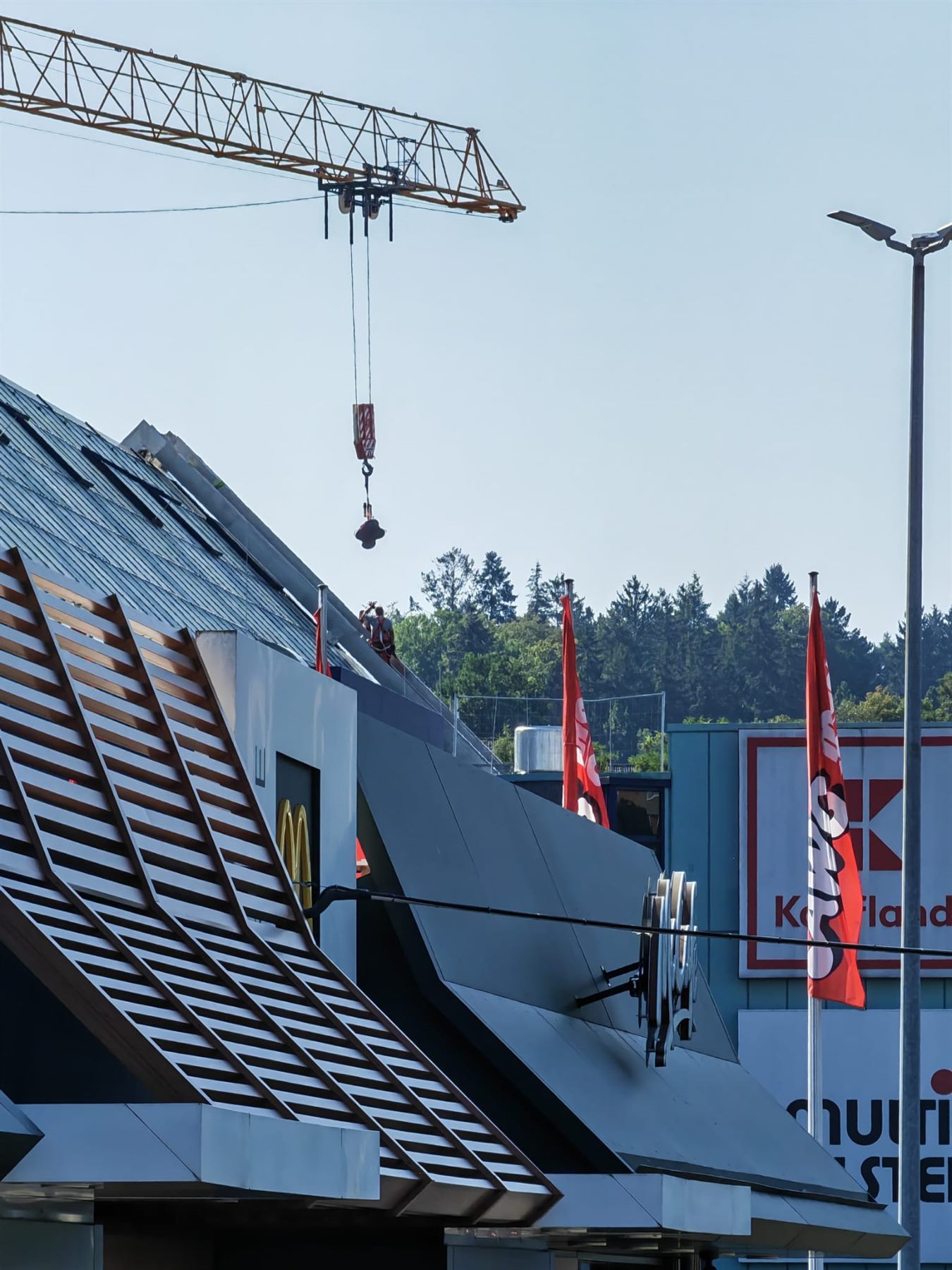Lichtband- und Lüftungssanierung im Einkaufszentrum Plauen